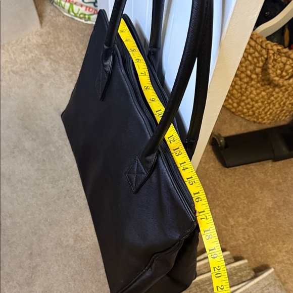 Mary Kay Black Tote Bag Zippered - Picture 8 of 10